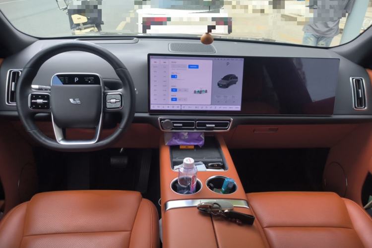 Used Li Auto L8 2023 Pro Model Center Console