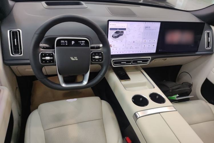 Used Li Auto L8 2023 Pro Model Center Console