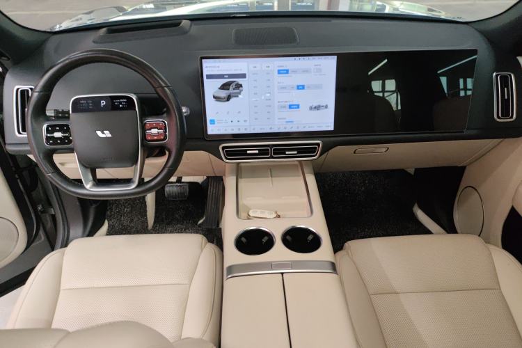 Used Li Auto L8 2023 Pro Model Center Console