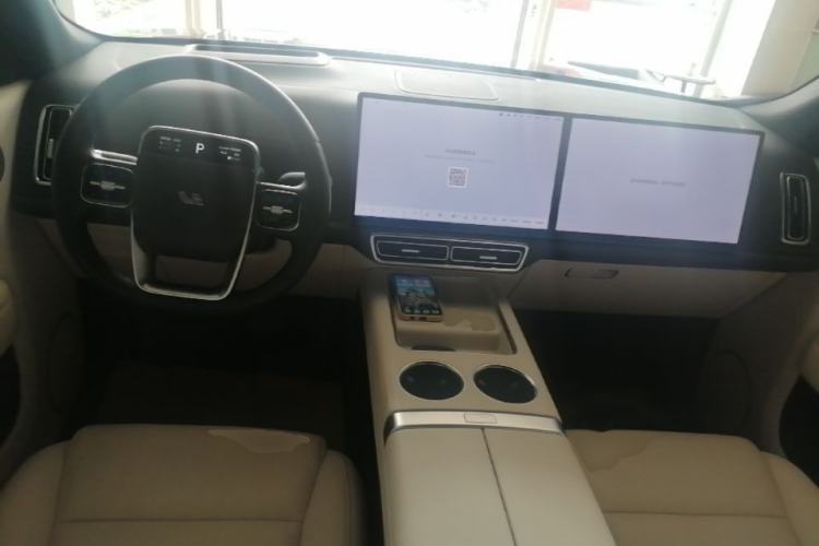 Used Li Auto L8 2023 Pro Model Center Console