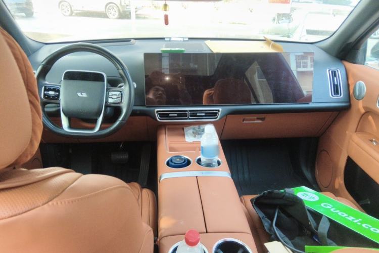 Used Li Auto L8 2023 Pro Model Center Console
