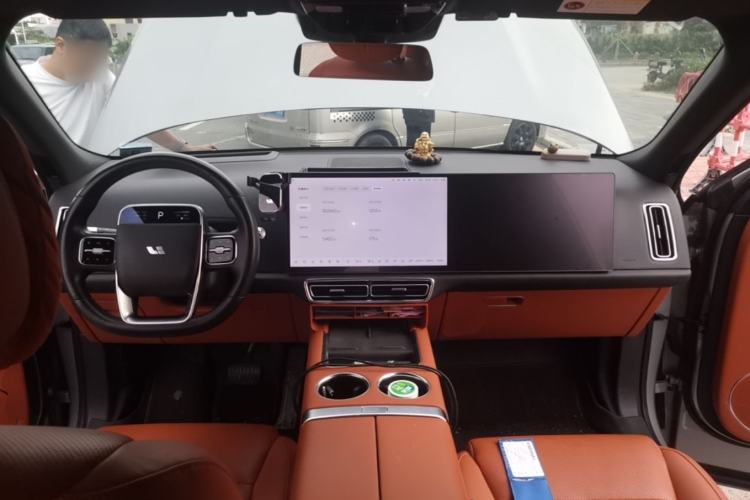 Used Li Auto L8 2023 Pro Model Center Console
