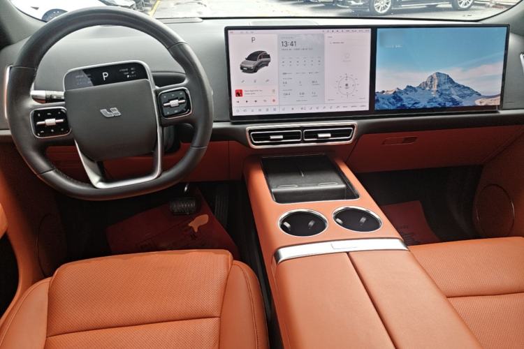 Used Li Auto L8 2023 Pro Model Center Console
