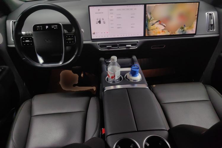 Used Li Auto L8 2023 Pro Model Center Console