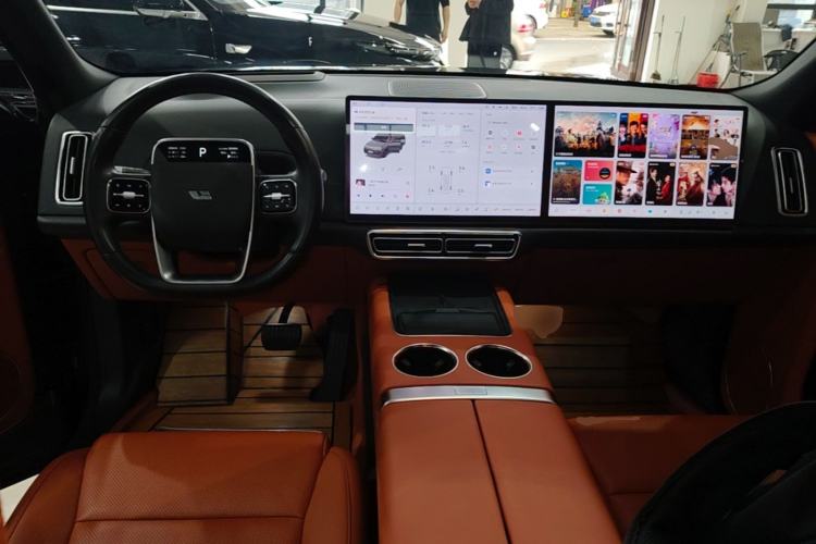 Used Li Auto L8 2023 Pro Model Center Console