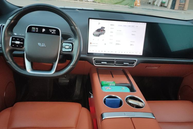 Used Li Auto L8 2023 Pro Model Center Console