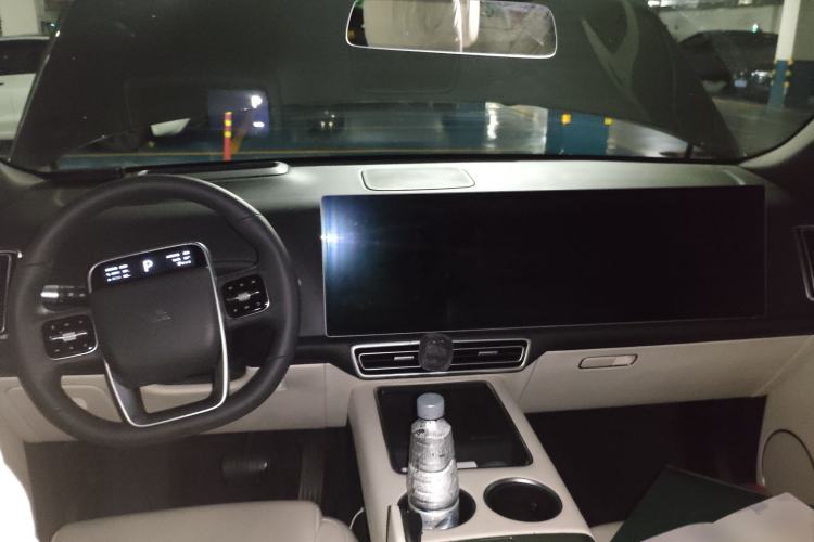 Used Li Auto L8 2023 Pro Model Center Console