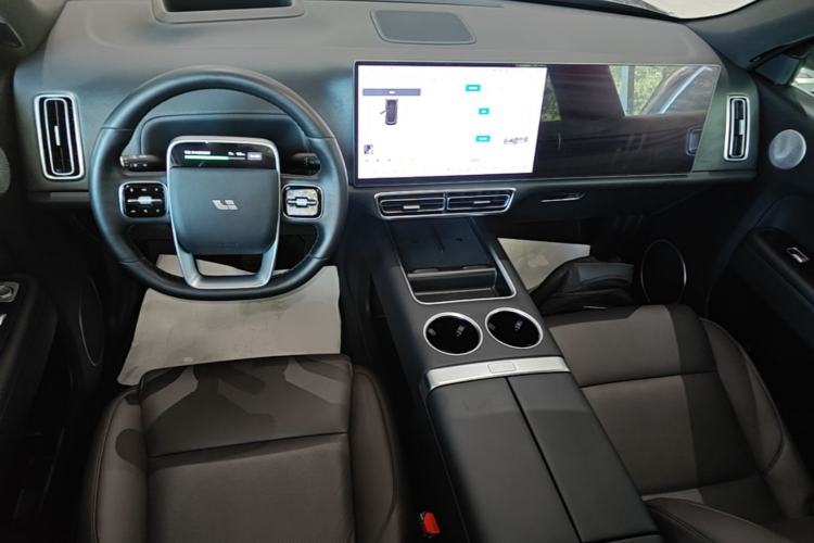 Used Li Auto L8 2023 Pro Model Center Console
