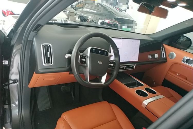 Used Li Auto L8 2023 Pro Model Center Console