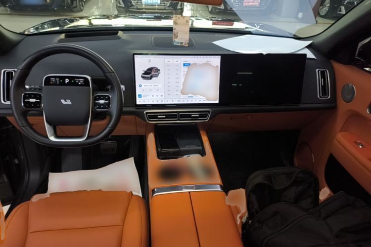 Used Li Auto L8 2023 Pro Model Center Console