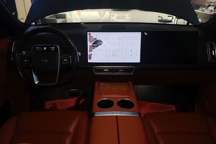 Used Li Auto L8 2023 Pro Model Center Console