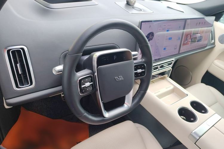 Used Li Auto L8 2023 Pro Model Center Console