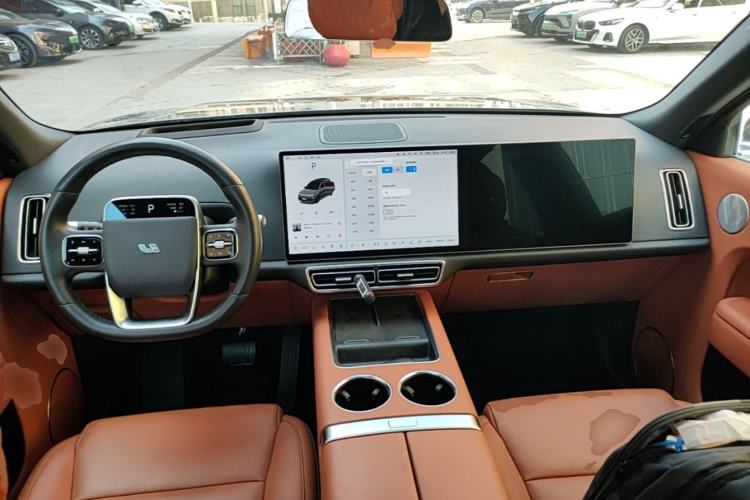 Used Li Auto L8 2023 Pro Model Center Console