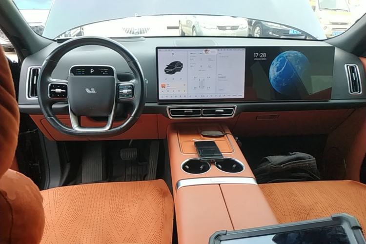 Used Li Auto L8 2023 Pro Model Center Console