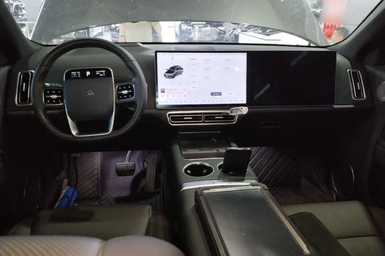 Used Li Auto L8 2023 Air model Center Console