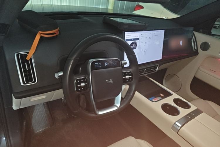 Used Li Auto L8 2023 Pro Model Center Console