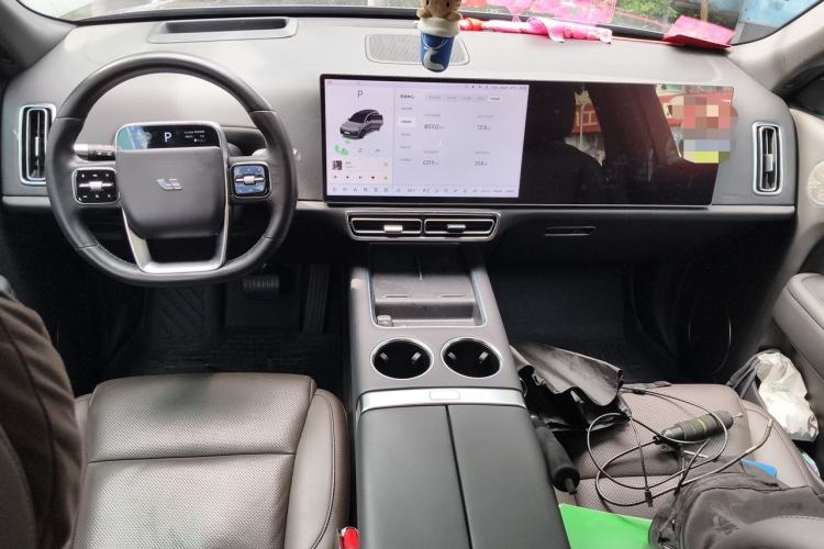 Used Li Auto L8 2023 Pro Model Center Console