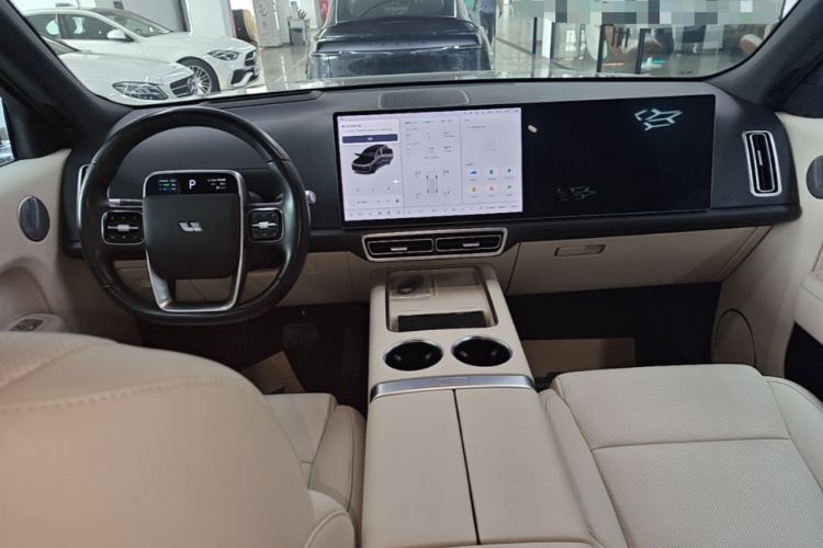 Used Li Auto L8 2023 Pro Model Center Console