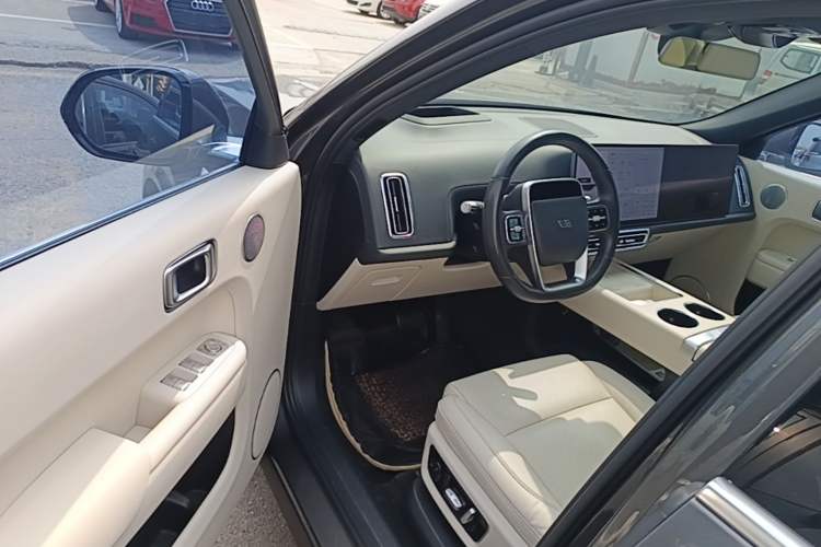 Used Li Auto L8 2023 Pro Model Driver Seat