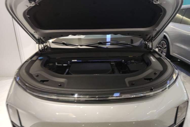 Used Li Auto L8 2023 Max model Engine Bay