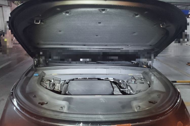 Used Li Auto L8 2023 Pro Model Engine Bay