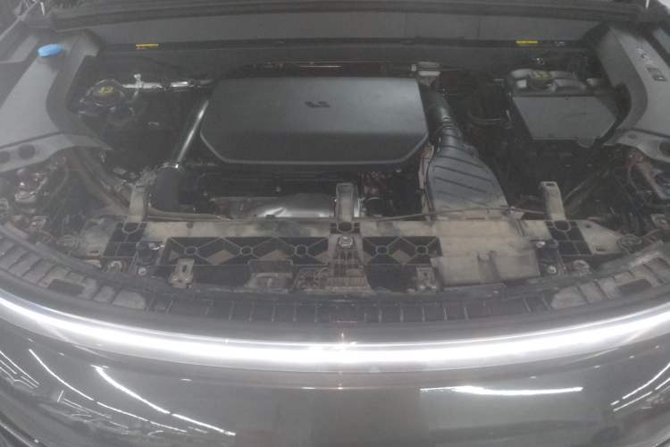 Used Li Auto L8 2023 Pro Model Engine Bay
