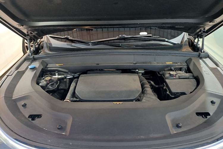 Used Li Auto L8 2023 Pro Model Engine Bay