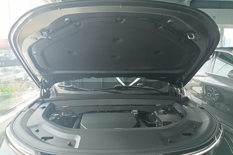 Used Li Auto L8 2023 Pro Model Engine Bay