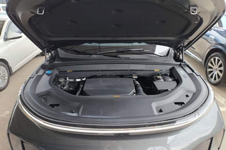 Used Li Auto L8 2023 Pro Model Engine Bay