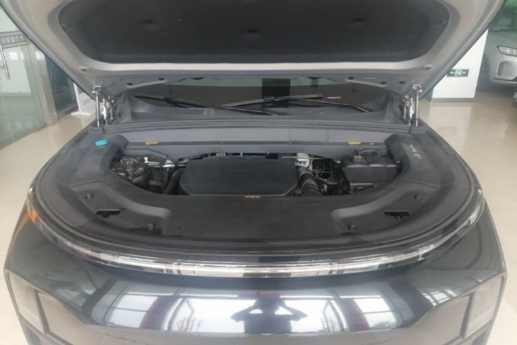 Used Li Auto L8 2023 Pro Model Engine Bay