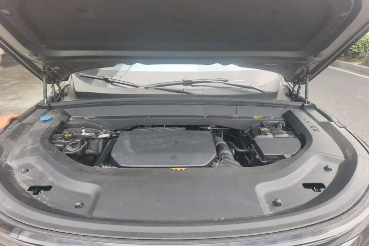 Used Li Auto L8 2023 Air model Engine Bay