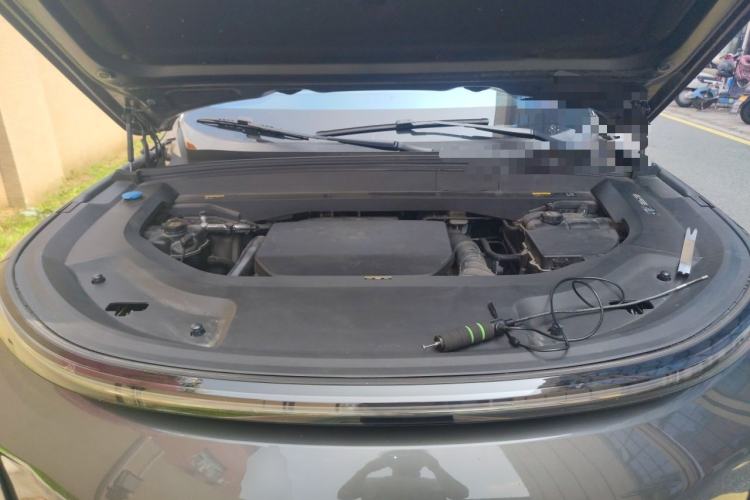 Used Li Auto L8 2023 Pro Model Engine Bay