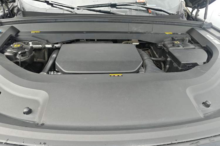 Used Li Auto L8 2023 Pro Model Engine Bay