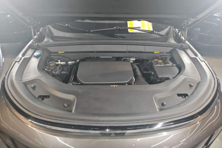 Used Li Auto L8 2023 Pro Model Engine Bay