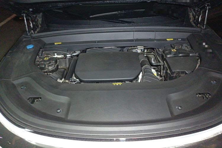 Used Li Auto L8 2023 Pro Model Engine Bay