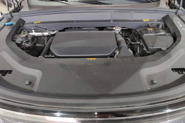 Used Li Auto L8 2023 Pro Model Engine Bay