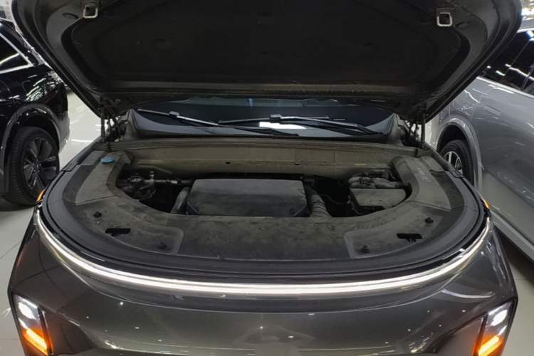 Used Li Auto L8 2023 Max model Engine Bay