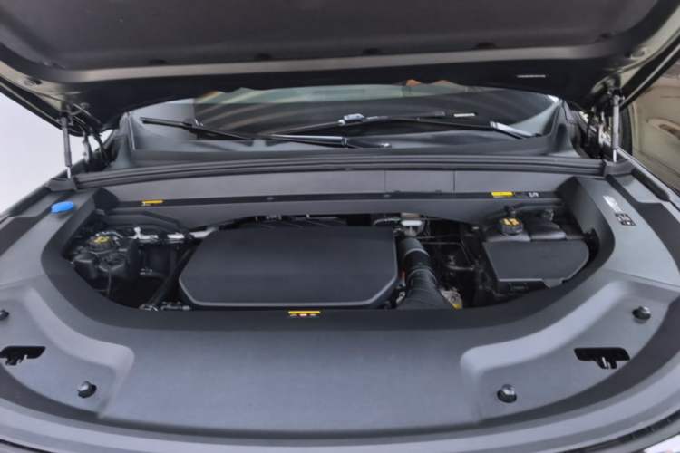 Used Li Auto L8 2023 Max model Engine Bay
