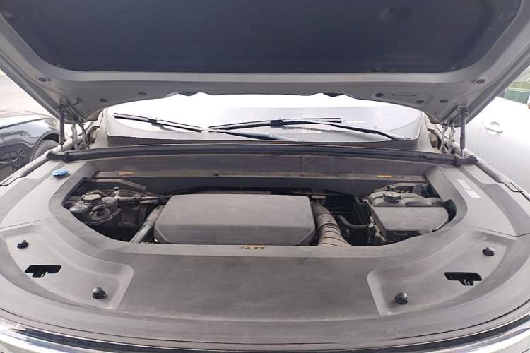 Used Li Auto L8 2023 Air model Engine Bay
