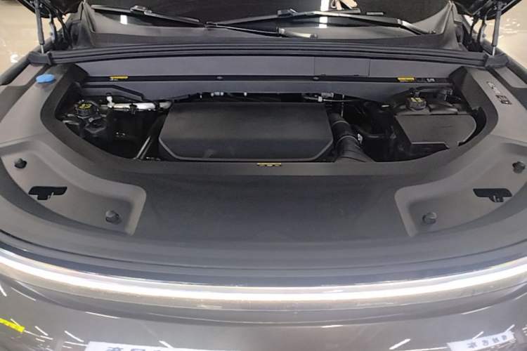 Used Li Auto L8 2023 Air model Engine Bay