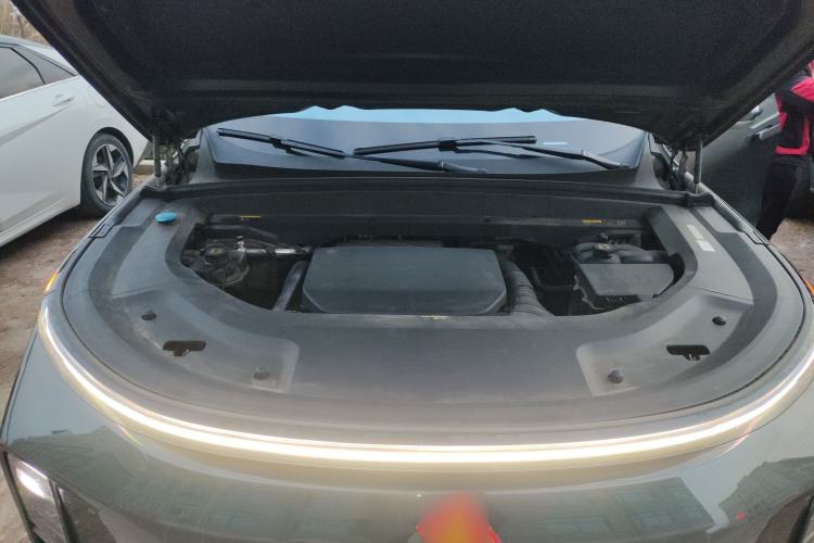 Used Li Auto L8 2023 Pro Model Engine Bay
