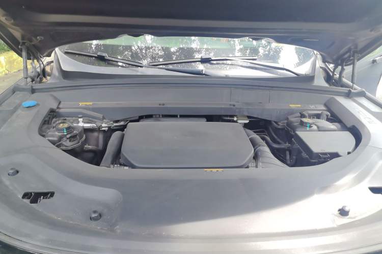 Used Li Auto L8 2023 Pro Model Engine Bay