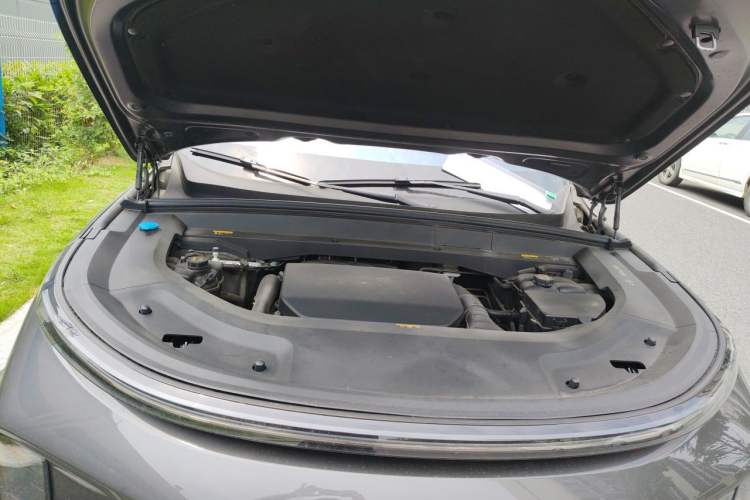 Used Li Auto L8 2023 Pro Model Engine Bay