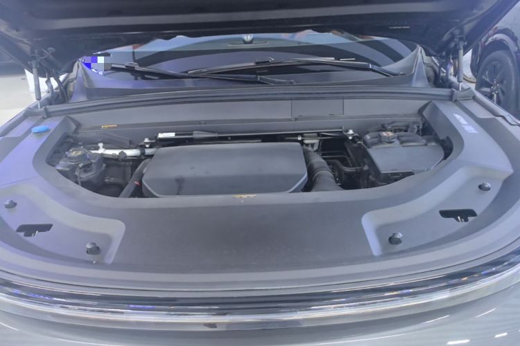 Used Li Auto L8 2023 Pro Model Engine Bay
