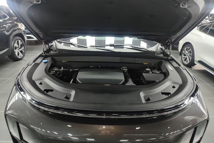 Used Li Auto L8 2023 Pro Model Engine Bay