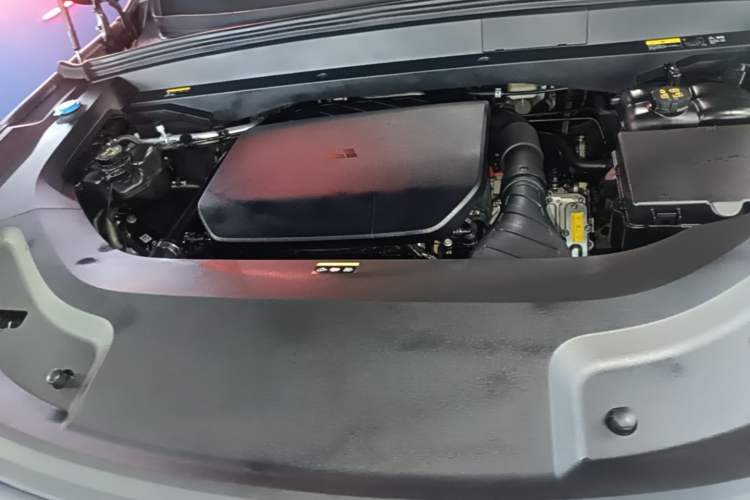 Used Li Auto L8 2023 Pro Model Engine Bay