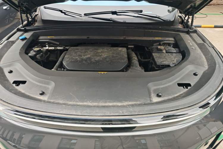Used Li Auto L8 2023 Pro Model Engine Bay