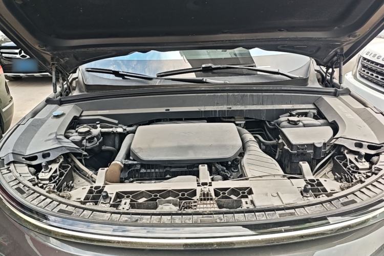 Used Li Auto L8 2023 Pro Model Engine Bay