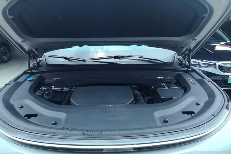 Used Li Auto L8 2023 Air model Engine Bay