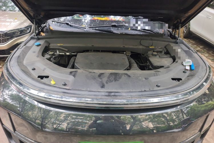 Used Li Auto L8 2023 Pro Model Engine Bay